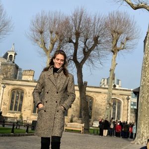 Meet your Posher, Carolyn